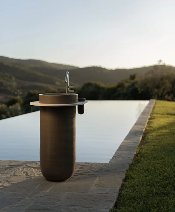 Freestanding H2O