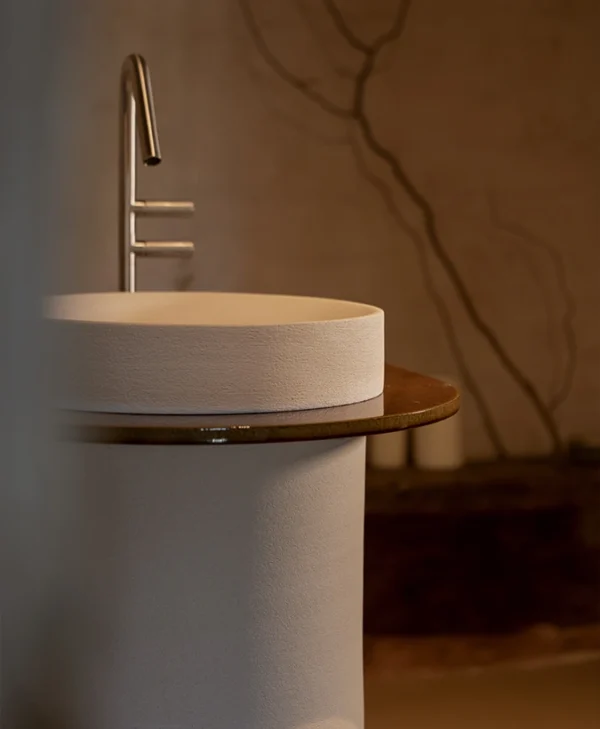 Freestanding H2O